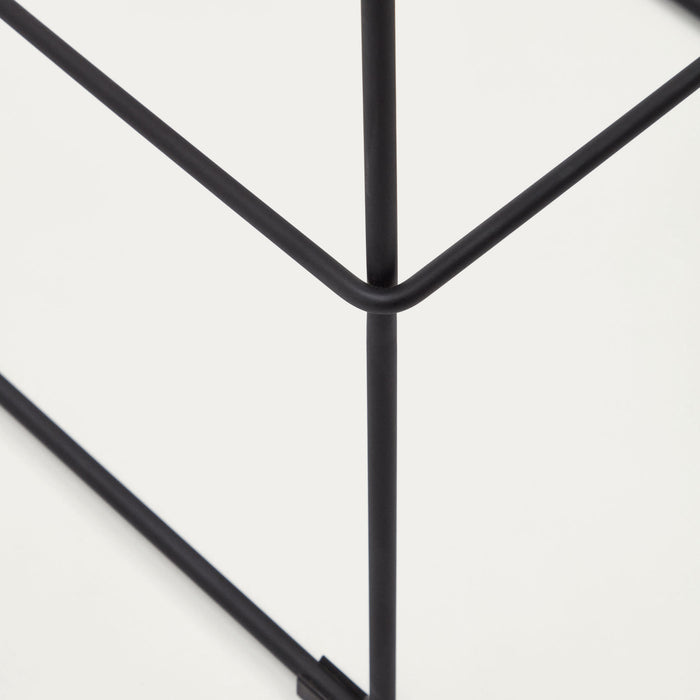 Kave Home - Zahara bruine kruk met staal in een zwarte afwerking,