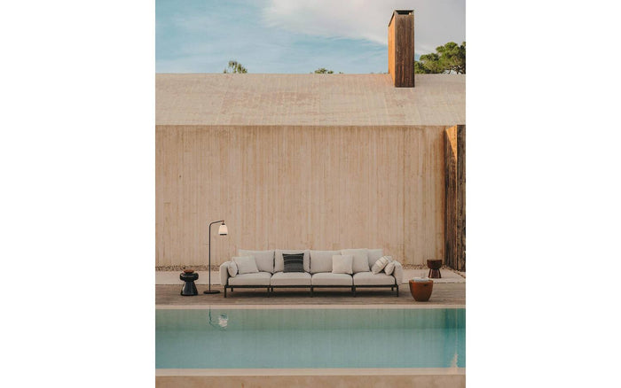 Kave Home - Udiya tafellamp in polytheen en metaal wit met zwarte