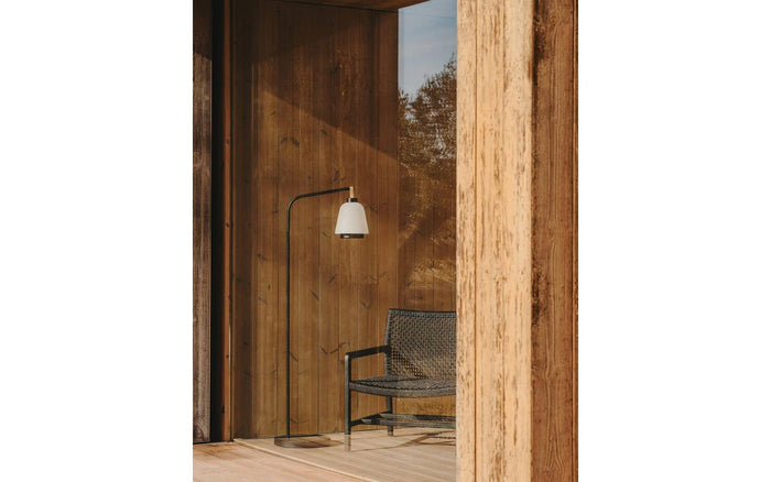 Kave Home - Udiya tafellamp in polytheen en metaal wit met zwarte