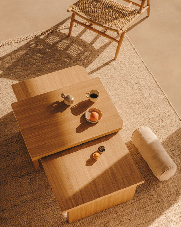 Kave Home - Oaq set van 2 salontafels in eiken fineer met natuurlijke