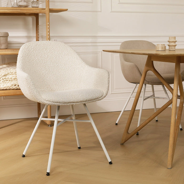 Nolon Noa-Mae Eetkamerstoel Bouclé Beige - Armleuning - Witte Poten