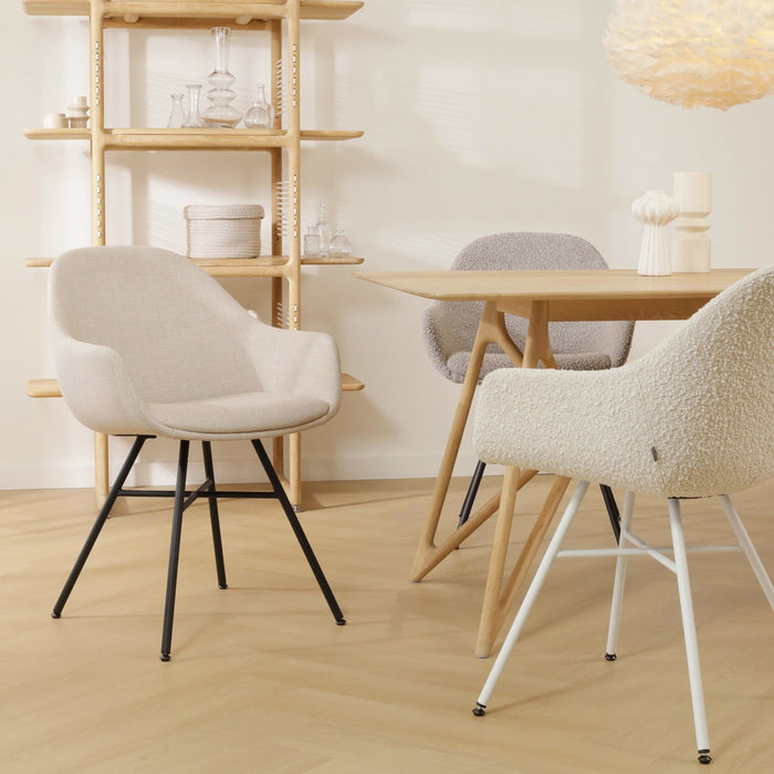 Nolon Noa-Mae Eetkamerstoel Beige - Armleuning - Zwarte Poten