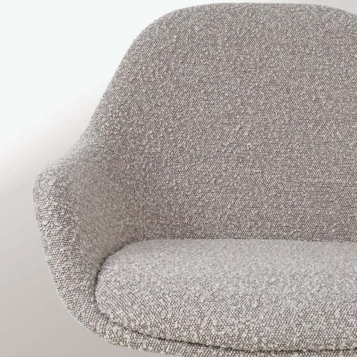 Nolon Nora-Mae Eetkamerstoel Bouclé Taupe - Armleuning - Zwarte Poten