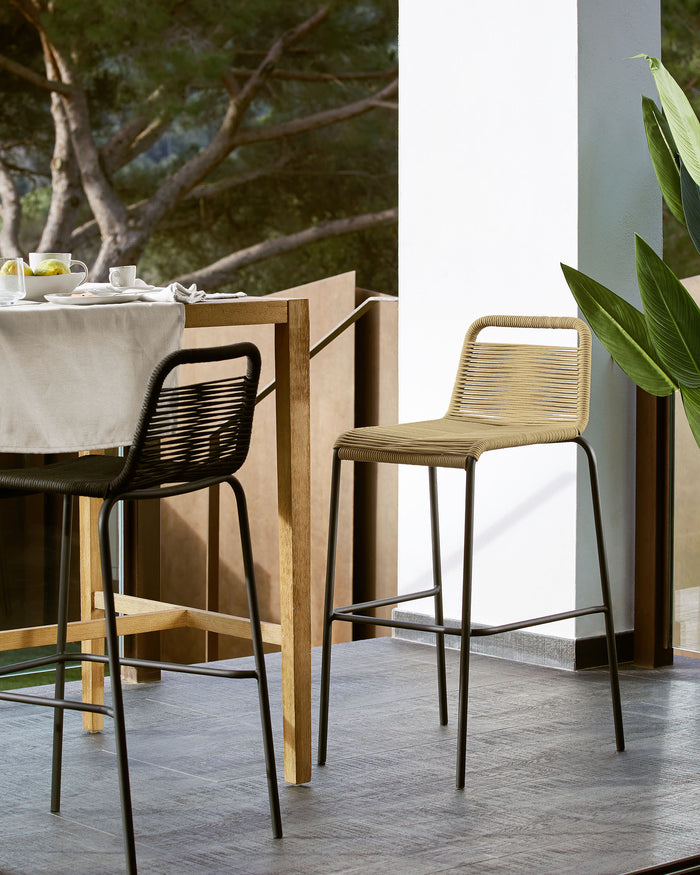 Kave Home - Lambton kruk in bruin touw en staal met zwarte afwerking