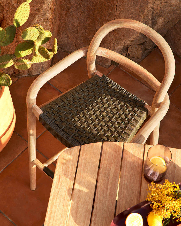 Kave Home - Sheryl kruk in massief eucalyptus hout en groen touw