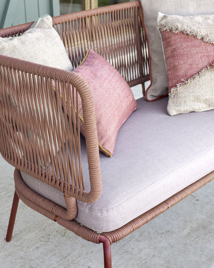 Kave Home - 2-zitsbank Nadin in terracotta touw en van gegalvaniseerd