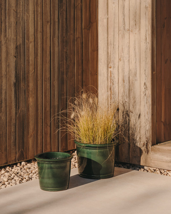 Kave Home - Set Presili van 2 keramiek bloempotten afgewerkt met groen