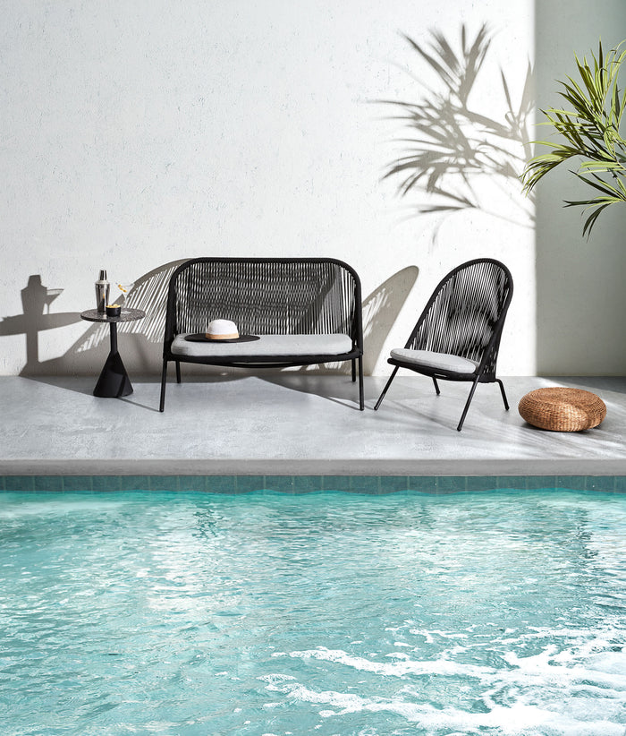 Kave Home - Delano zwart terrazzo bijzettafeltje met zwart stalen