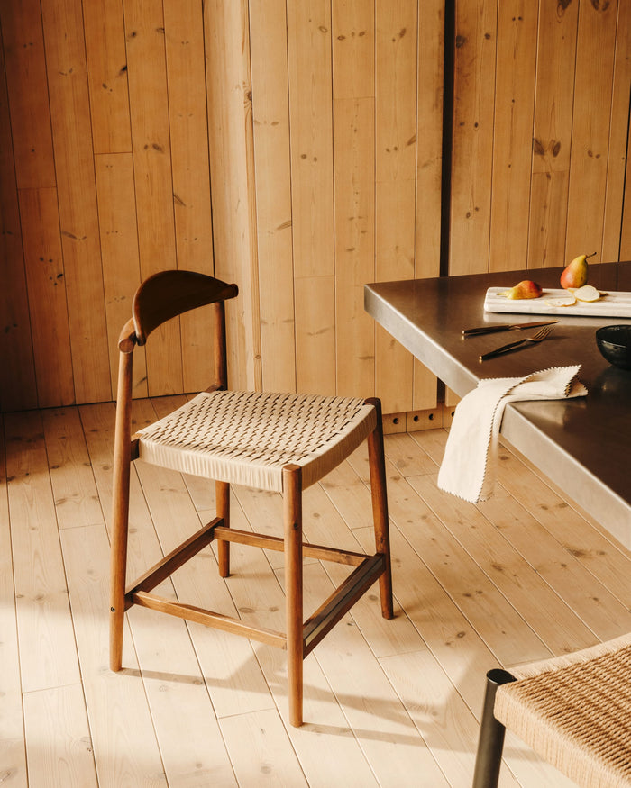 Kave Home - Kruk Nina massief acaciahout walnoot afwerking en beige