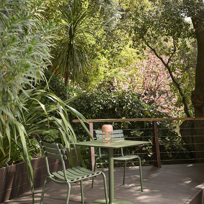 Houe Pico tuintafel 60x60 Muted white, rond onderstel