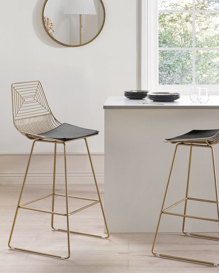 Beliani - BISBEE - Barkruk set van 2 - Goud - Metaal