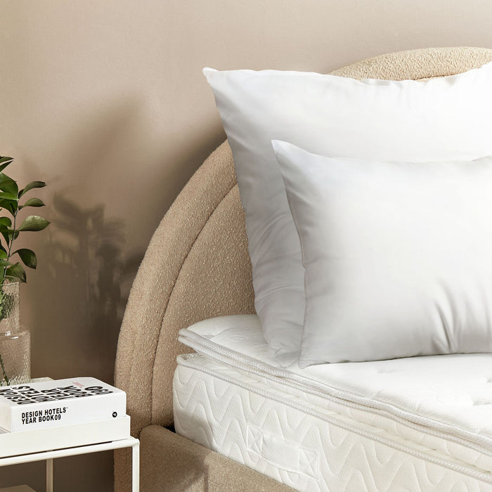 Beliani - ERRIGAL - Kussen hoog - Wit - 50 x 60 cm - Microvezels