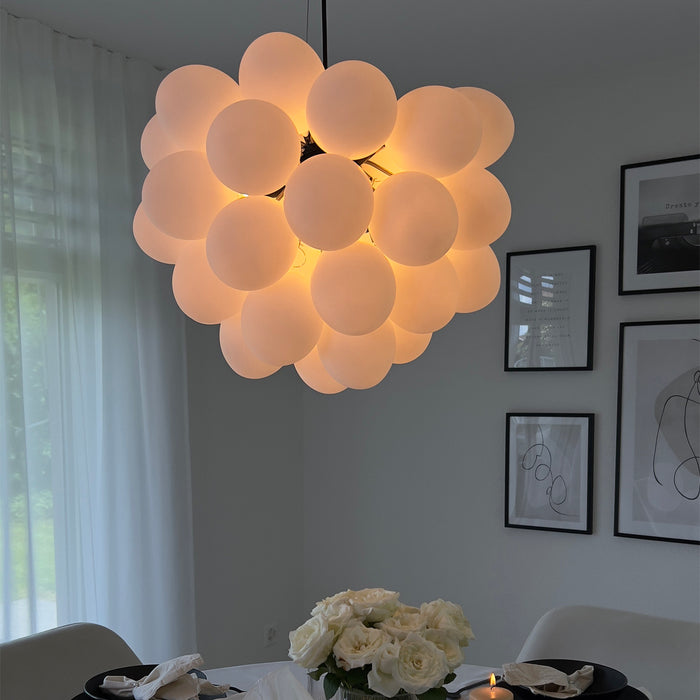 QAZQA Art deco hanglamp zwart met opaal glas 8-lichts rond - Uvas