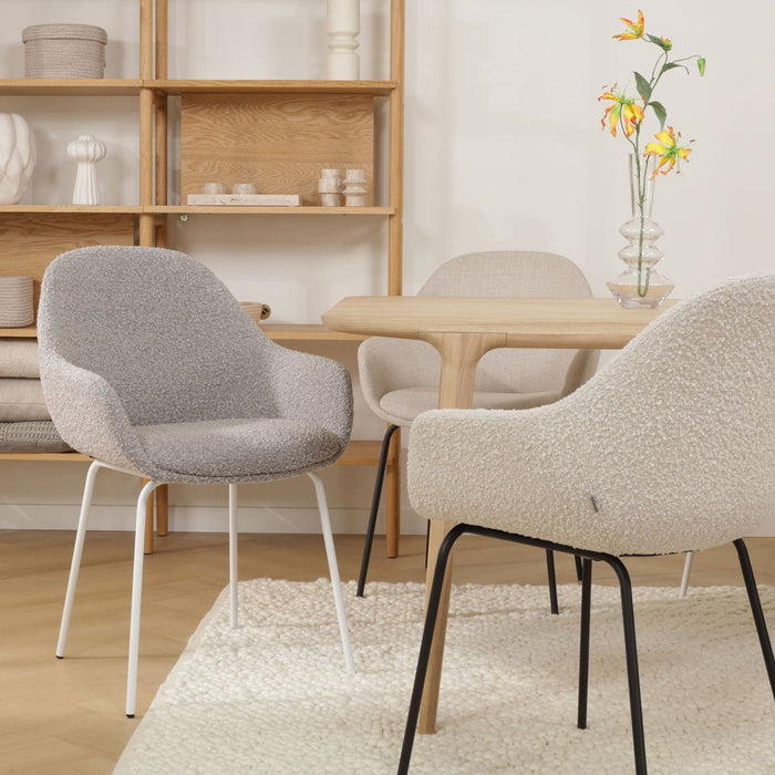 Nolon Nora-Mae Eetkamerstoel Bouclé Taupe - Armleuning - Witte Poten
