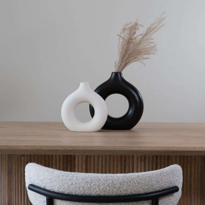 QUVIO Vaas rond met gat in het midden - 19 cm - Keramiek - Wit