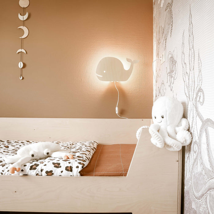 Houten wandlamp kinderkamer | Walvis - blank