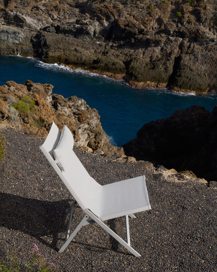 Kave Home - Canutells opvouwbare aluminium stoel met lichtgrijze