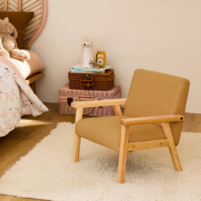 sweeek - Scandinavische kinderfauteuil in heveahout