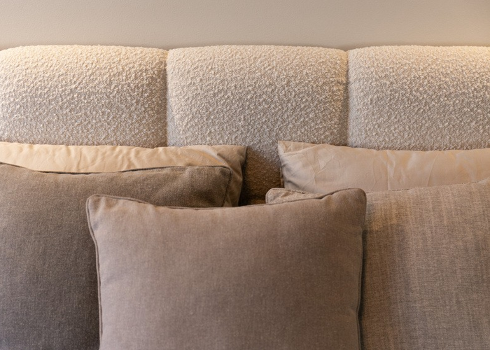 NADUVI Collection Chloe Bedframe 180 x 200 cm - Bouclé - Lichtbeige