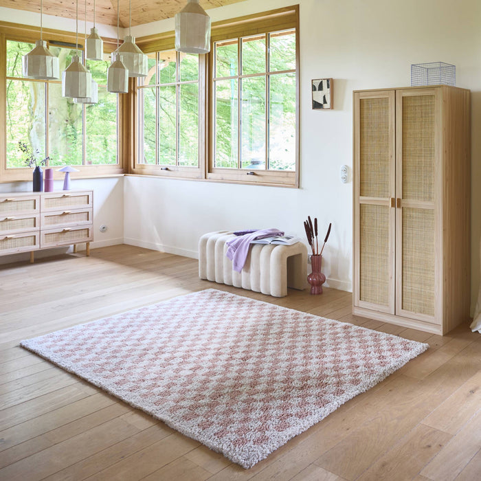 sweeek - Oud roze en crèmekleurig geruit interieur tapijt