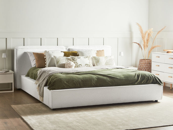 Beliani - LINARDS - Bed - Wit - 180 x 200 cm - Bouclé