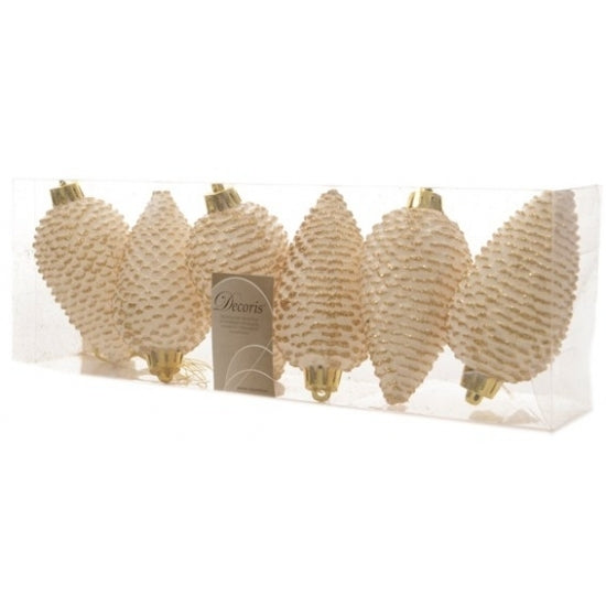 Decoris Dennenappels kersthangers - 6x- creme - 8 cm - kunststof