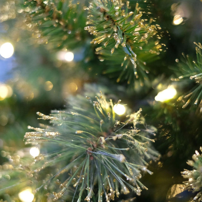 Shimmery Golden Bristle verlichte kunstkerstboom - 228 cm - Groen met