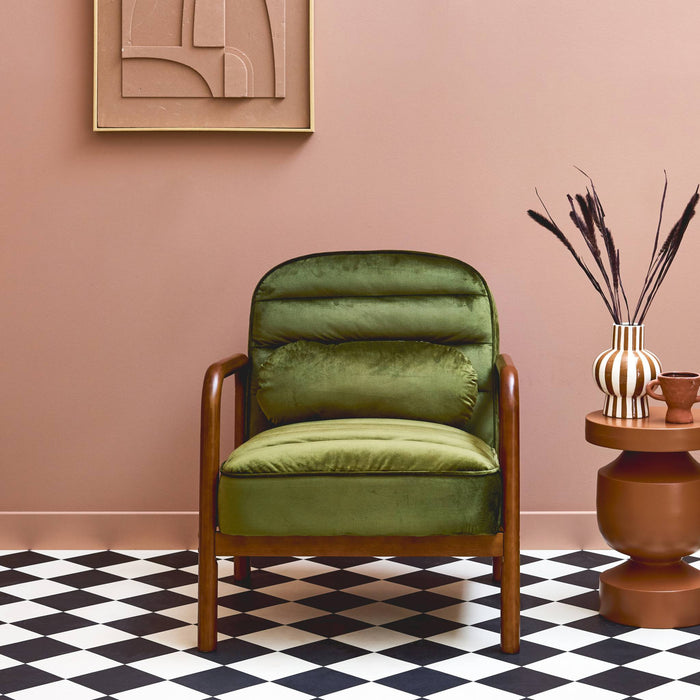 sweeek - Scandinavische fauteuil in met walnoot gebeitst heveahout en