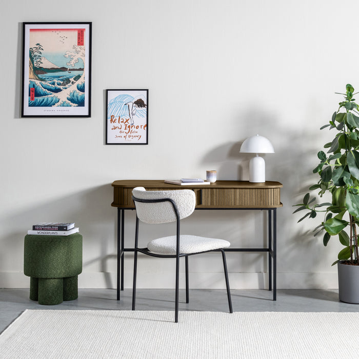 Dit.beeld.omgekleurd.naar.donkerbruine.variant.bureau.jpg (9399032)