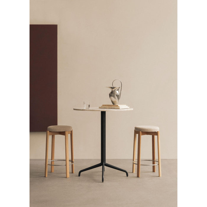 Audo Copenhagen Passage barkruk H66 naturel eiken Vidar Dark Blue