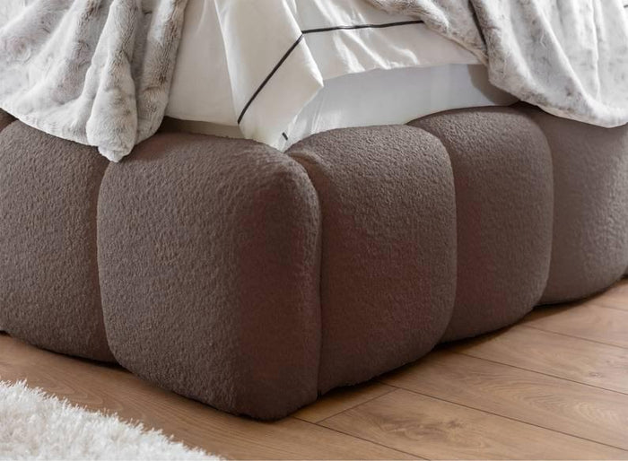 NADUVI Collection Bedframe Chusso bouclé met opbergvak 180 x 200 cm