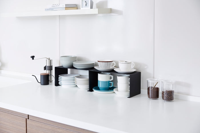 Yamazaki Smal Stapelbaar Keukenrekje - Tower - Zwart