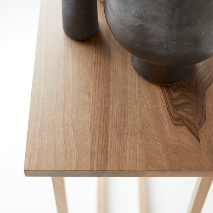 Tikamoon - Clovis - Bijzettafel van massief Frans notenhout