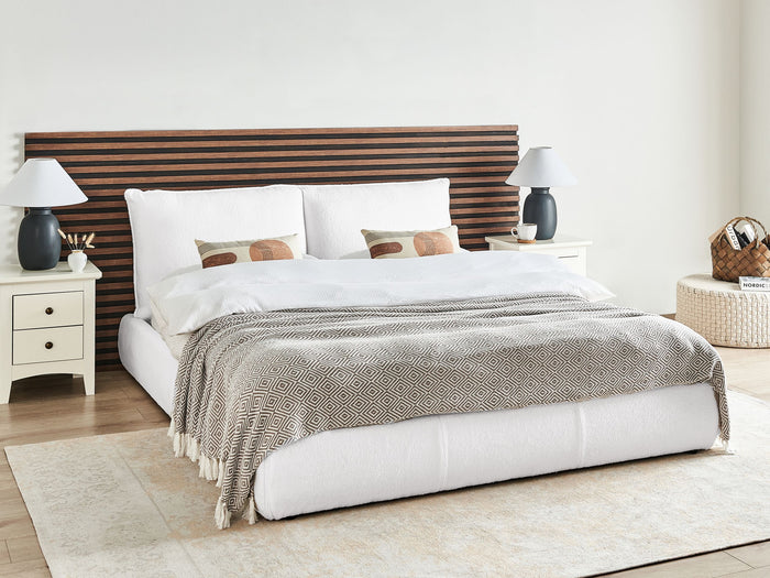 Beliani - VINAY - Tweepersoonsbed - Wit - 160 x 200 cm - Bouclé