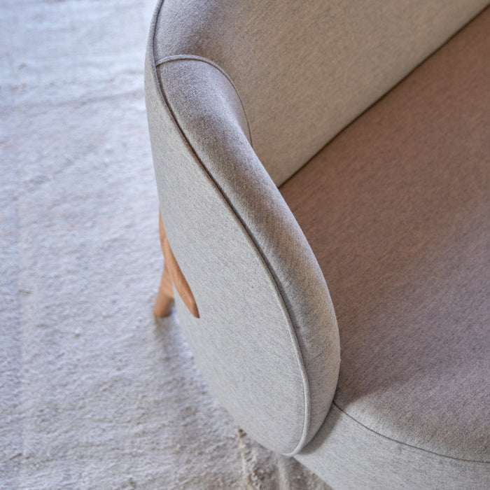 Tikamoon - Hoya - Driezitsbank van massief eiken en grijze stof