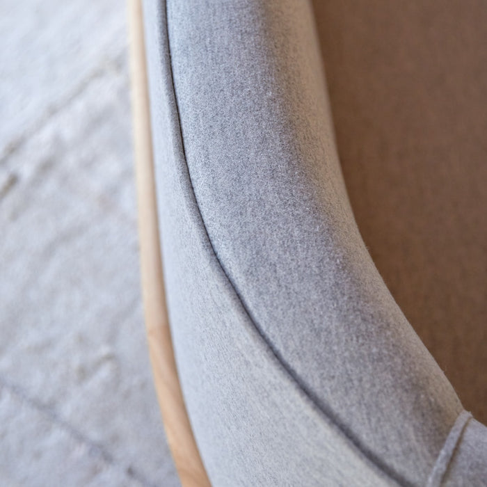 Tikamoon - Hoya - Driezitsbank van massief eiken en grijze stof