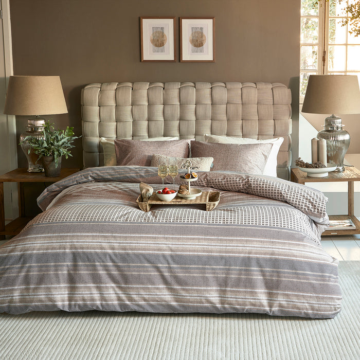 Rivièra Maison - Luxueus Bedframe in Fabulous Flax van 100% linnen en 215x188 cm