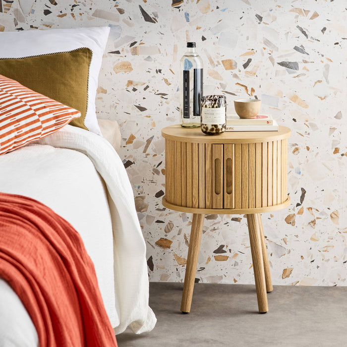 sweeek - Scandinavisch nachtkastje houtdecor met 2 schuifdeuren