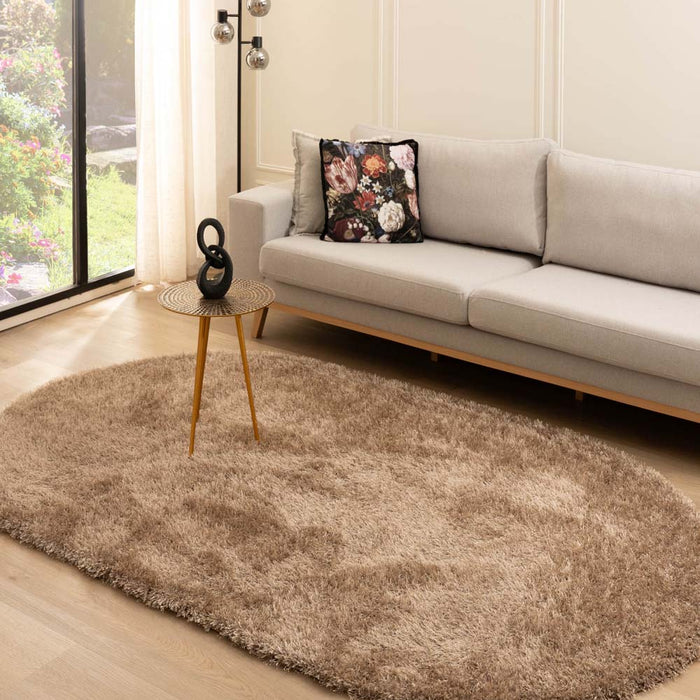 Tapeso Ovaal hoogpolig vloerkleed velvet - Posh beige - 120x180 cm