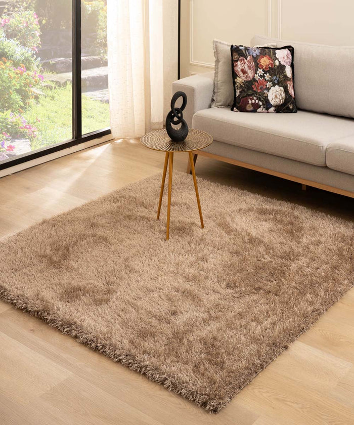 Tapeso Vierkant hoogpolig vloerkleed velvet - Posh beige - 140x140 cm