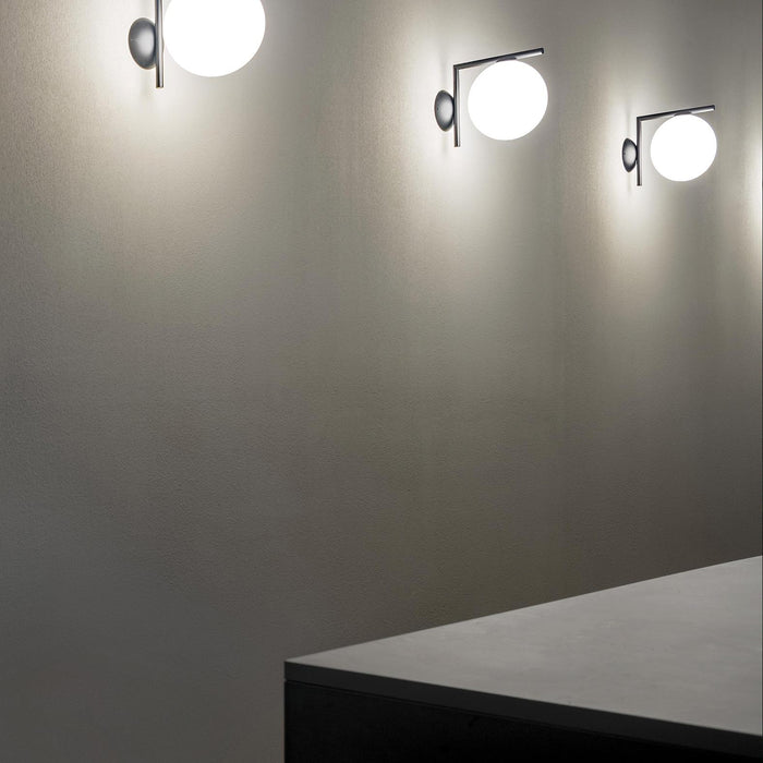 Flos IC Lights C|W1 Outdoor wandlamp donkerbruin