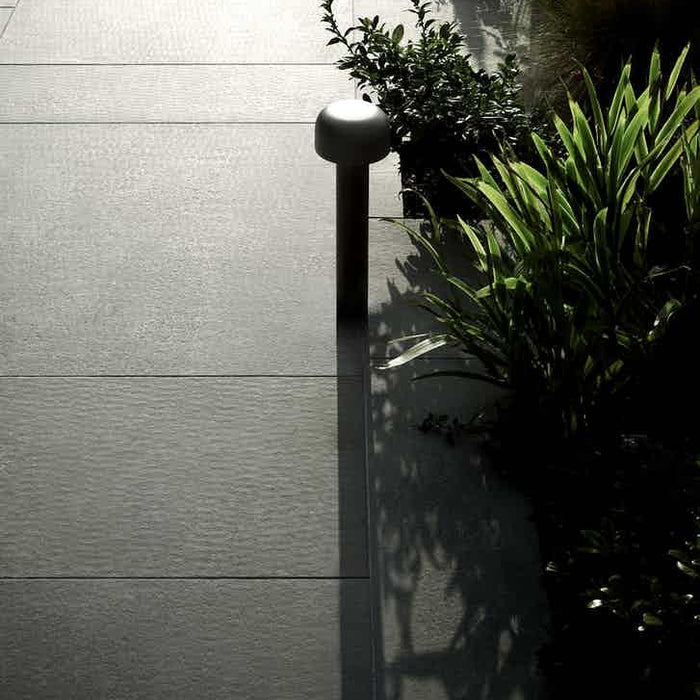 Flos Bellhop sokkellamp LED laag donkerbruin