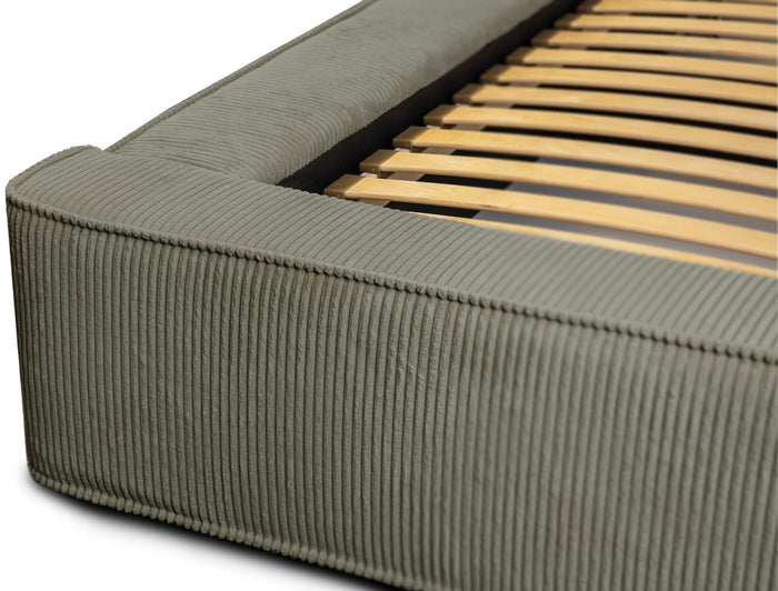 Trae Mobler Harmon 180x200 cm Gestoffeerd Bed Olijfgroen