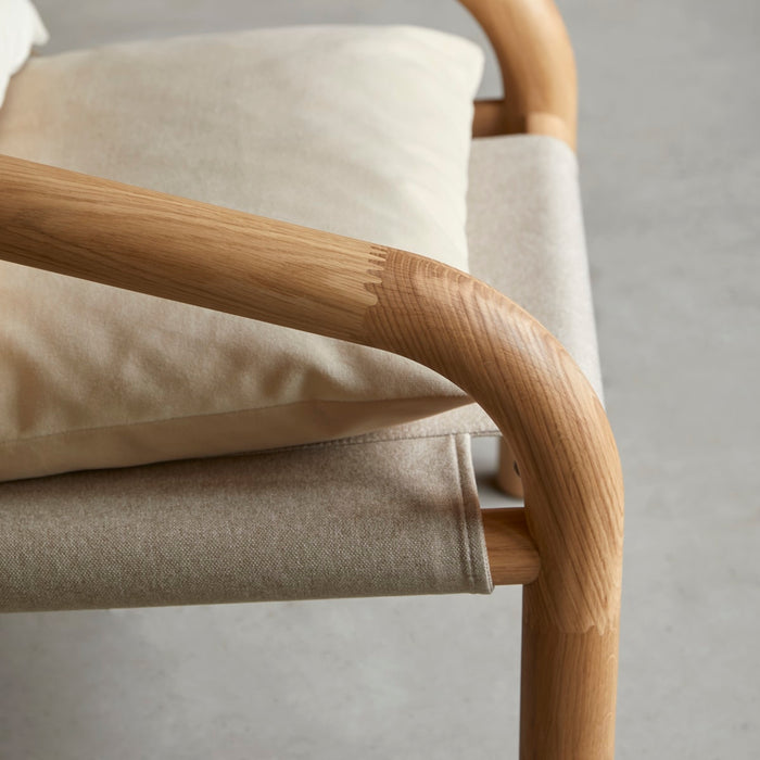 Tikamoon - Fauteuil van massief licht eikenhout en ecru stof