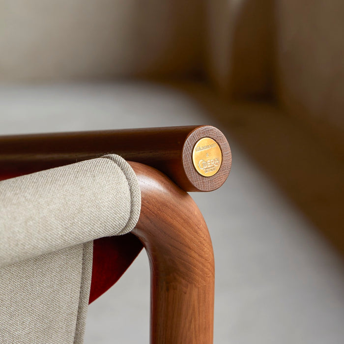 Tikamoon - Fauteuil van massief eikenhout en rood fluweel