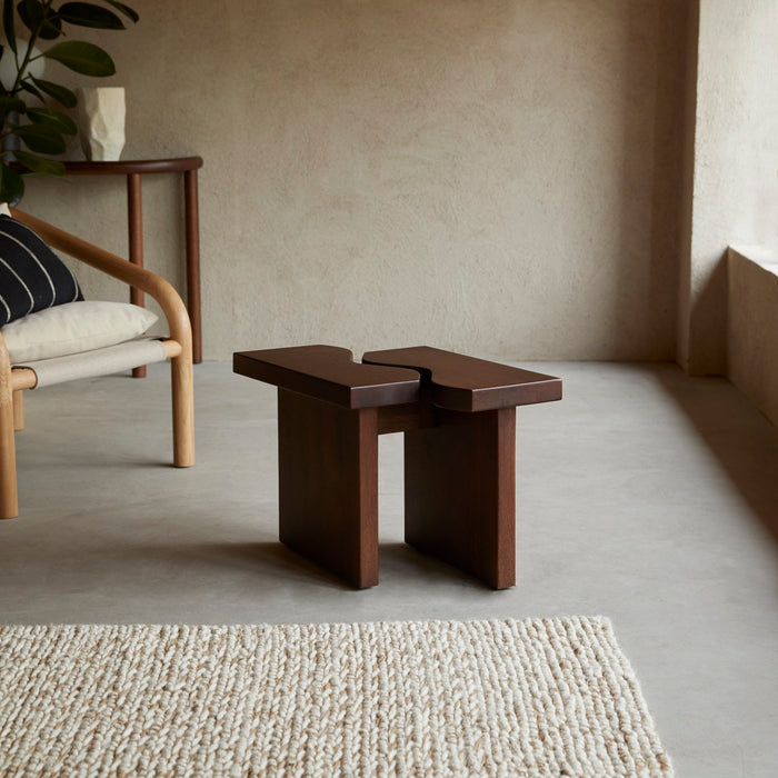 Tikamoon - Eikenhouten bijzettafel