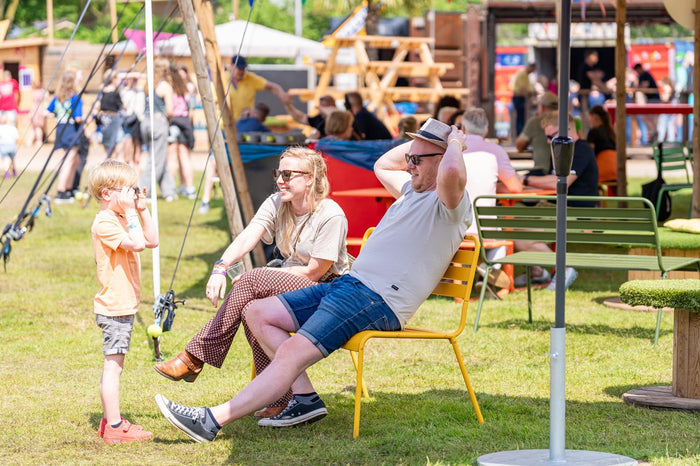 Metalen tuinbank Max 120 cm okergeel