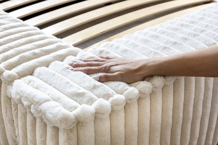 Trae Mobler Melody 160 x 200 cm Gestoffeerd Bed Creme