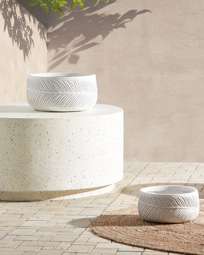 Beliani-FTERO-Bloempot-Gebroken wit-35 x 35 x 19 cm-Kleivezel