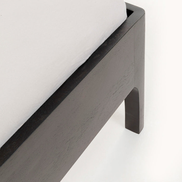 Bed Brooklyn walnoot Kare Design